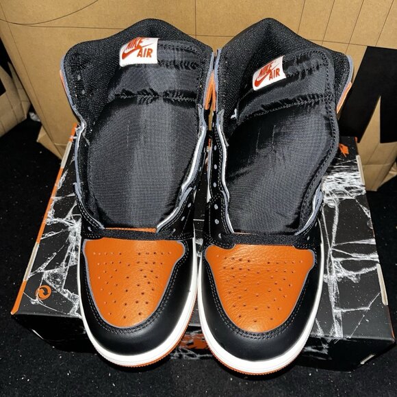 Athletic_Shoes